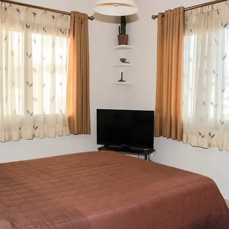 King's Gardens Apartment *