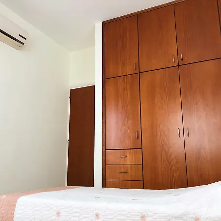 King's Gardens פאפוס